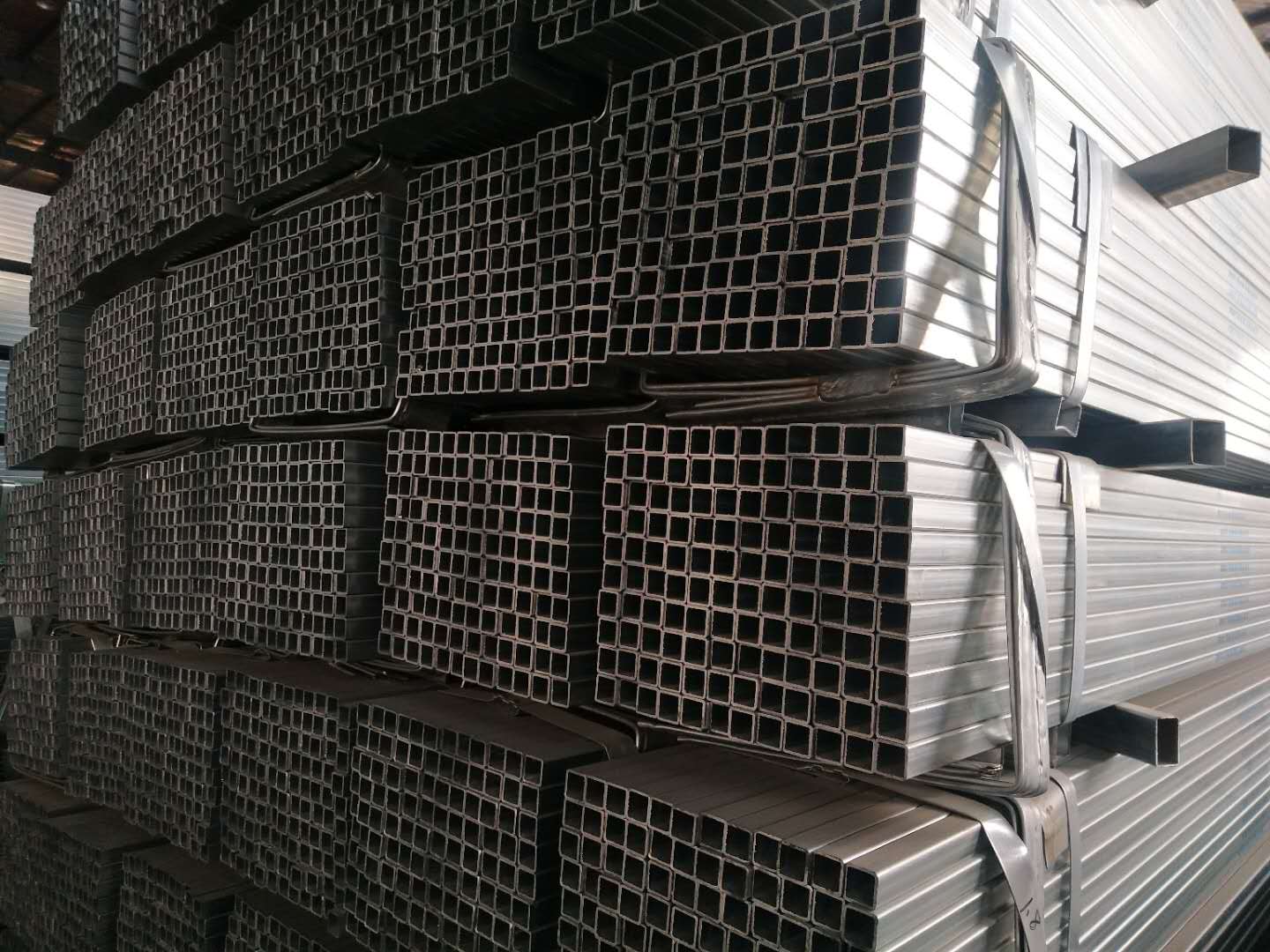 镀锌带方管