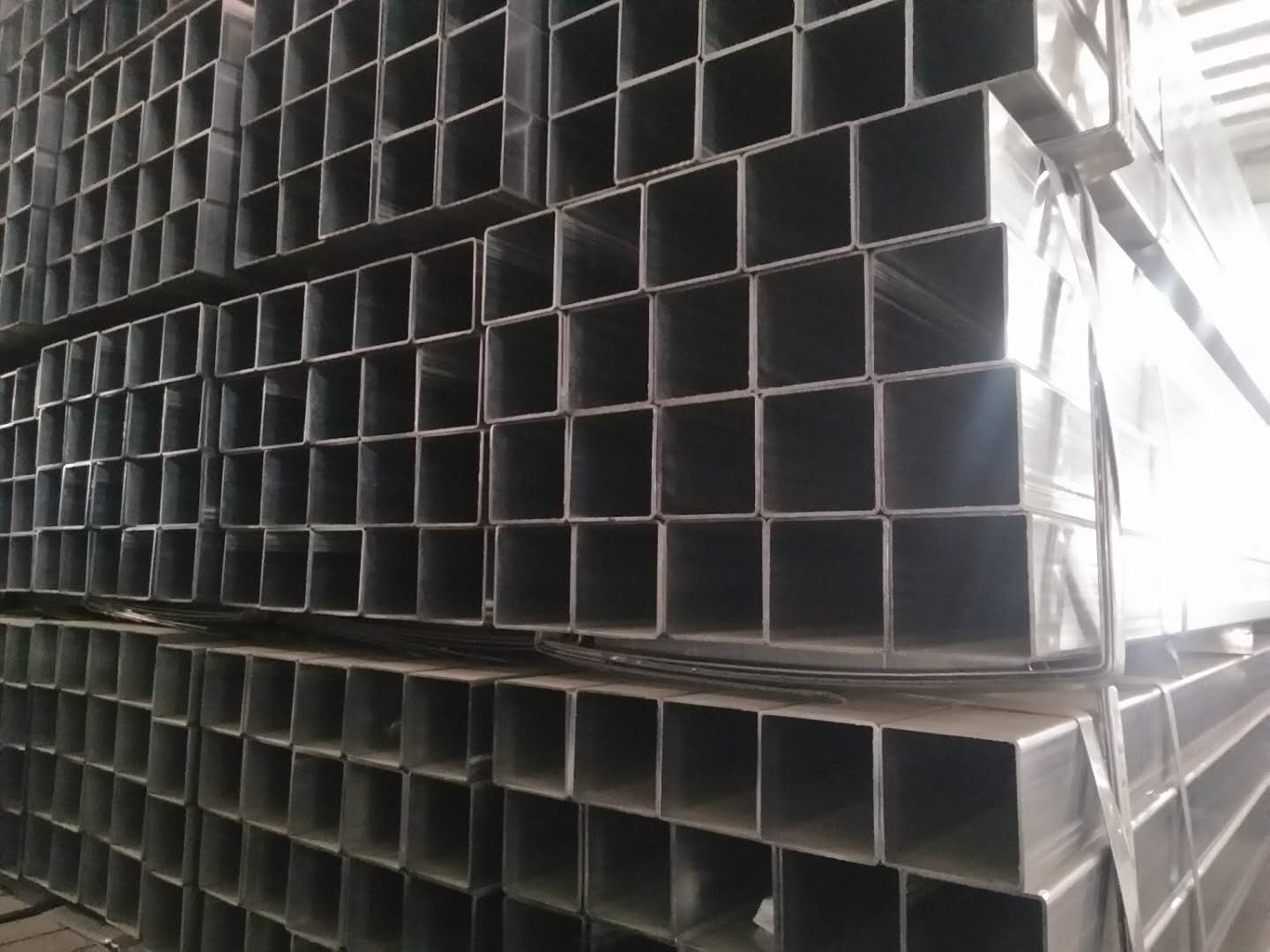 镀锌带方管